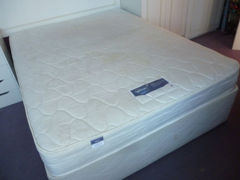 Very beautiful quality SilentNight 5 foot king size complete bed,very comfortable & relaxing bed.