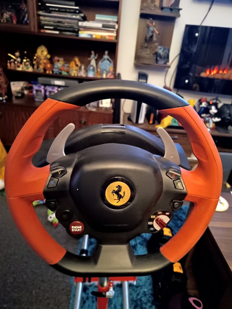 Thrustmaster Ferrari 458 Spider Racing Wheel Xbox and stand