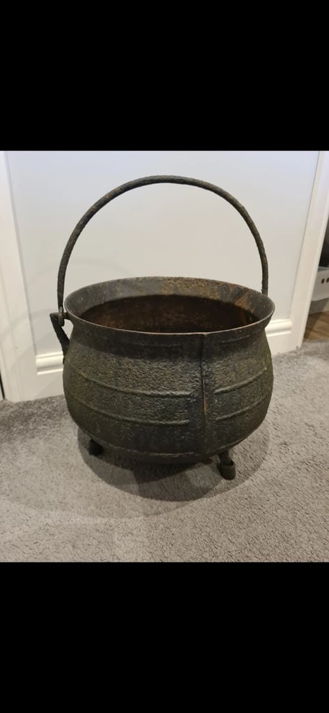 image for Cast iron cauldron 