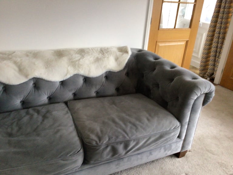 Chesterfield Alexander James sofa Excellent condition 