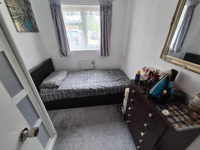 Cozy Single Room for Rent - Ideal for a Professional Female