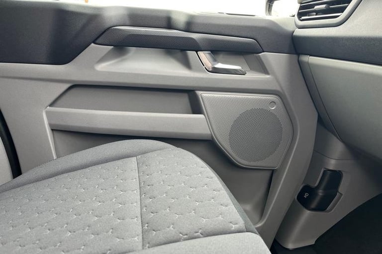 2025 Ford Transit Custom 2.5 PHEV 232ps H1 Double Cab Van Limited Auto PANEL VAN PETROL/ELECTRIC ...