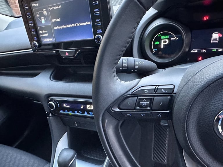 2022 Toyota Yaris 1.5 Hybrid Design 5dr CVT HATCHBACK Petrol/Electric Hybrid Automatic