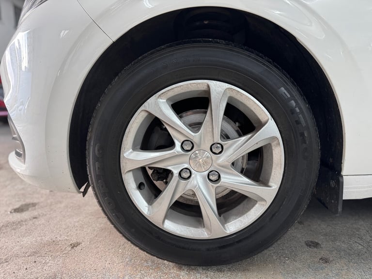 2015 Peugeot 208 1.0 PureTech Active 5dr HATCHBACK Petrol Manual