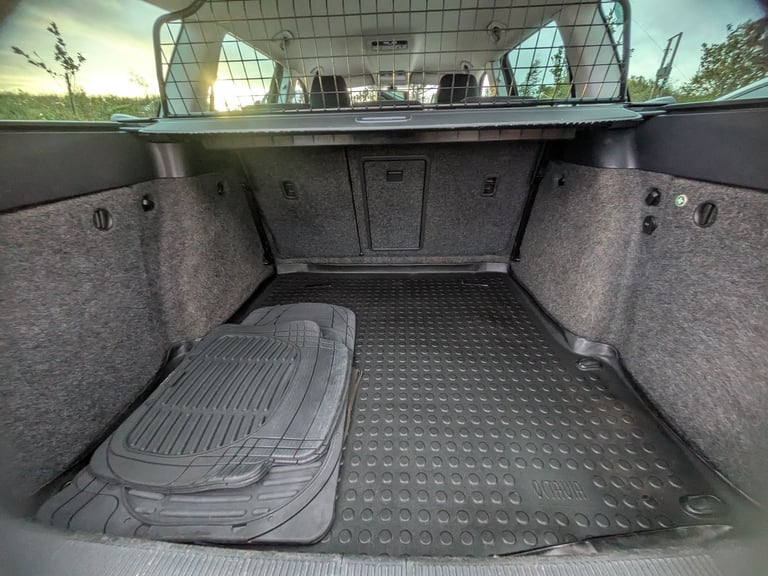 Skoda, OCTAVIA SCOUT, 4X4 Estate, 2011, Manual, 1968 (cc), 5 doors