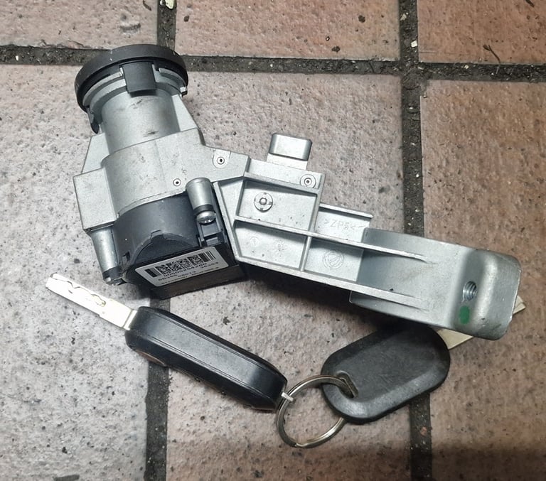 Fiat 500L Ignition Barrel And Key 2013