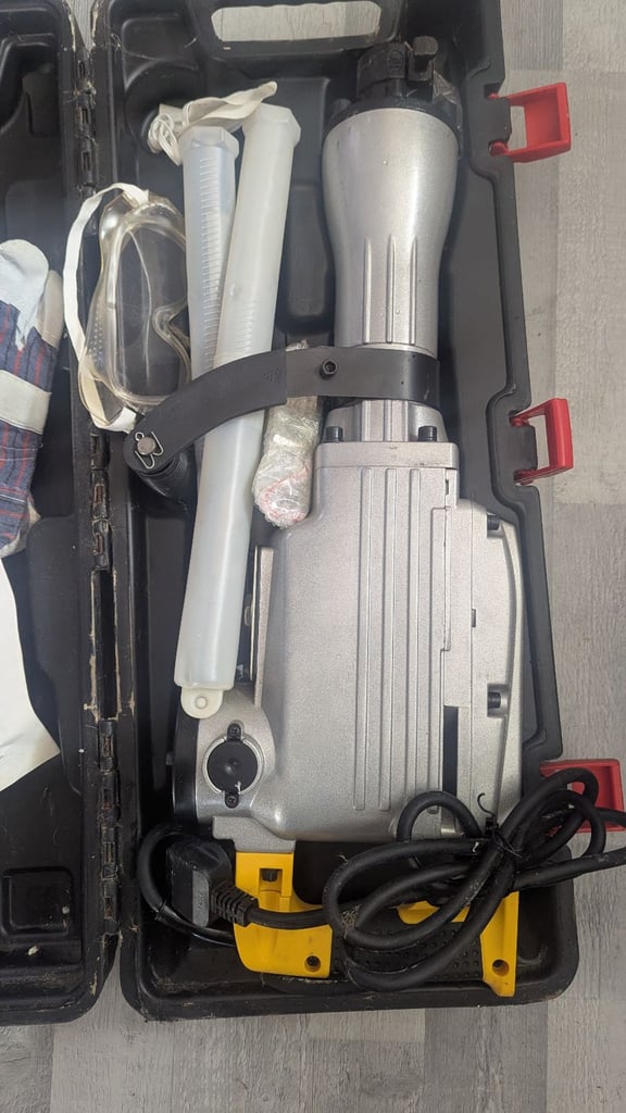 Voilamart 1800w demolition hammer