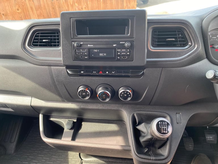 RENAULT MASTER 2.3 FWD MM35 dCi 135 Business+ MY19 White Manual Diesel 2021
