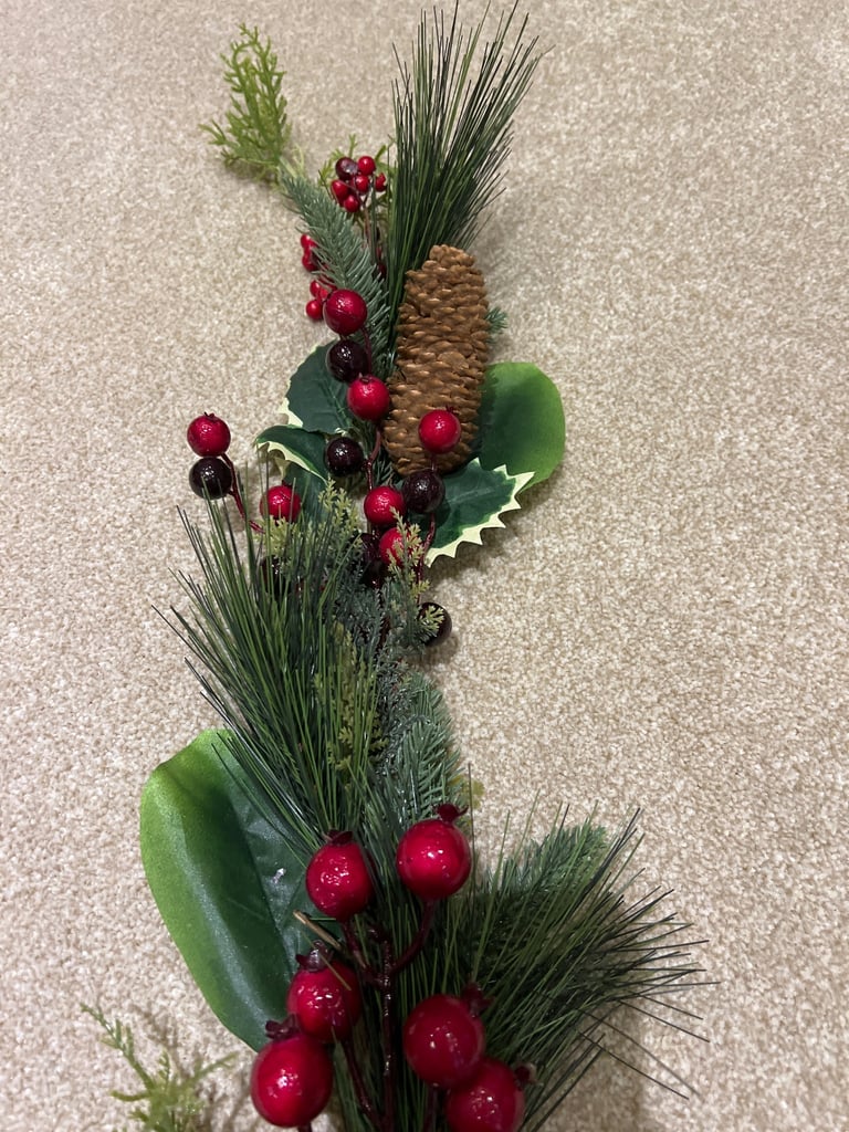 4 x poinsettia Christmas Garland - still in boxes 