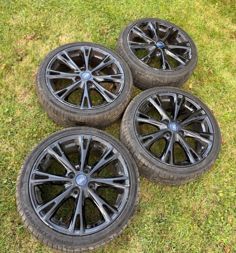 17” 4x108 Ford Fiesta Alloy Wheels Alloys With Tyres St Line Zetec Black   Red