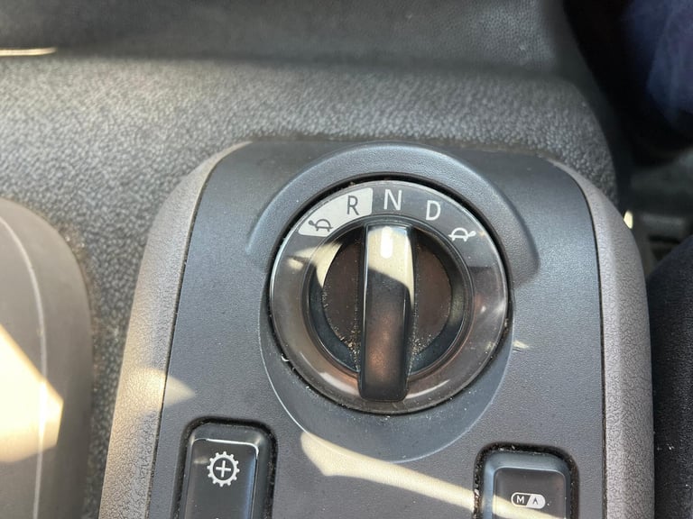 DAF TRUCKS LF 280 18 TONNE FRIDGE U/FLOOR LIFT 