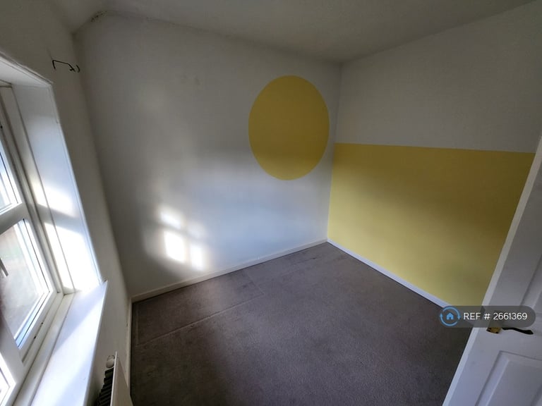 3 bedroom house in Hill Top Crescent, Mirfield, WF14 (3 bed) (#2661369)