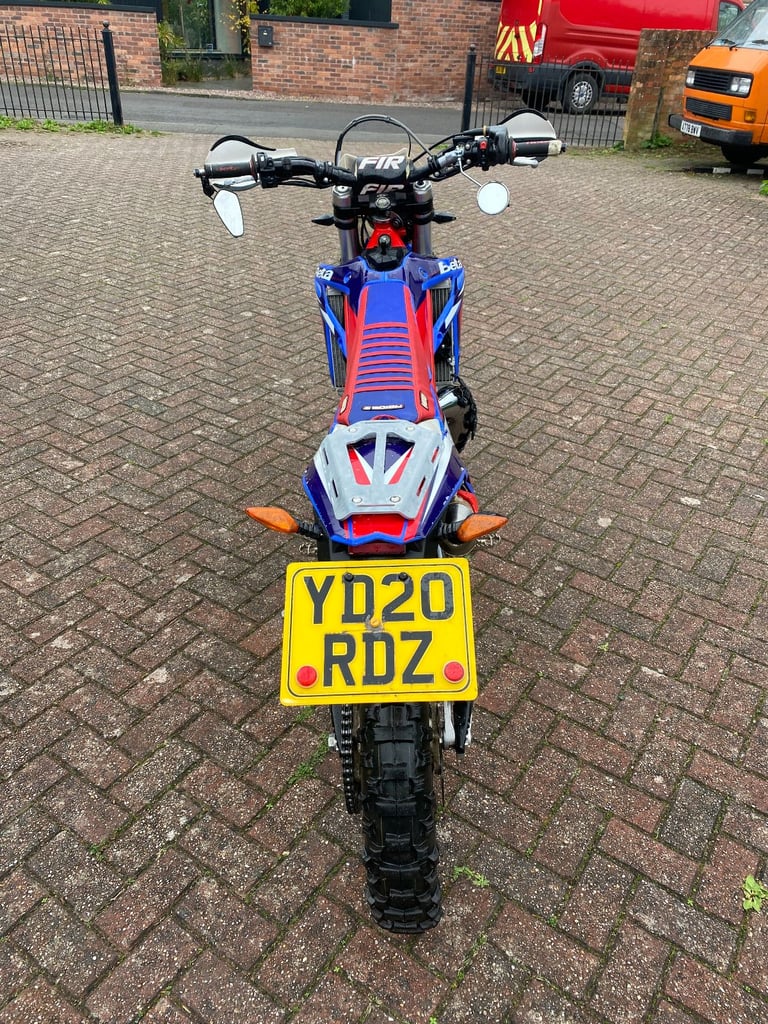 Beta, X TRAINER, 2020, 293 (cc)