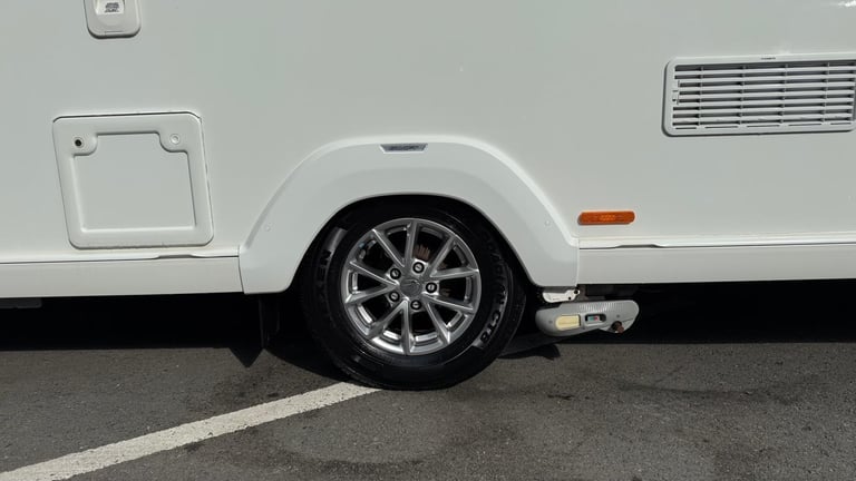 2018 Swift Freestyle EB, 4 berth with rear island bed, centre washroom, 