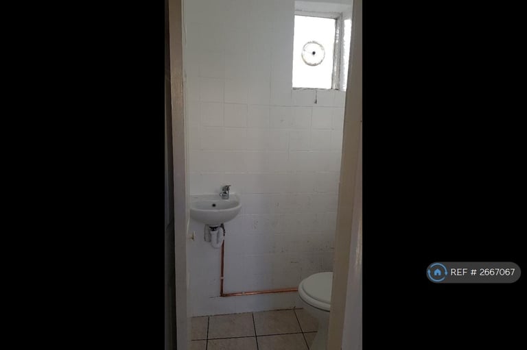 2 bedroom house in Norton Avenue, Stoke-On-Trent, ST6 (2 bed) (#2667067)