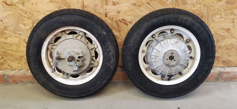 image for Lambretta Front and Rear Wheels with Hubs and Front Brake Plate