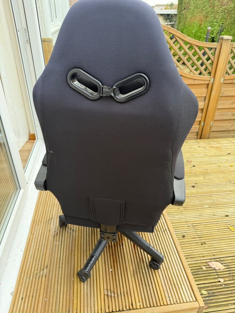 Gaming chair 
