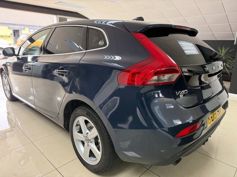 Volvo V40 1.6 T3 SE Blue Hatchback 61MPG Sat Nav WARRANTY 12 MONTHS MOT