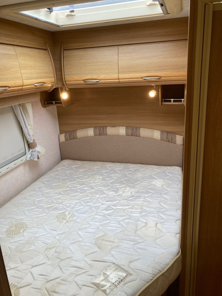 Coachman VIP 430/4 Fixed Bed