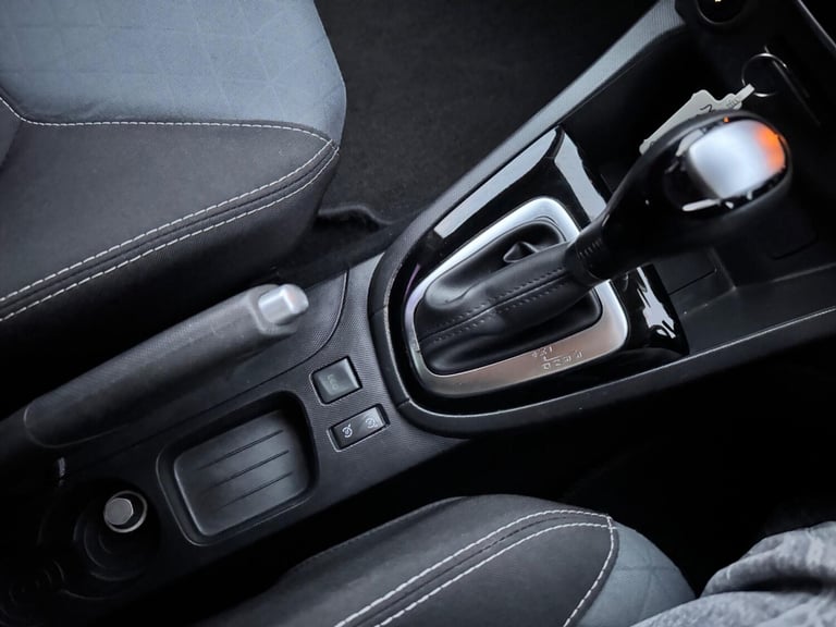 2015 Renault Clio 1.5 dCi Dynamique S Nav Auto Euro 6 5dr HATCHBACK Diesel Automatic