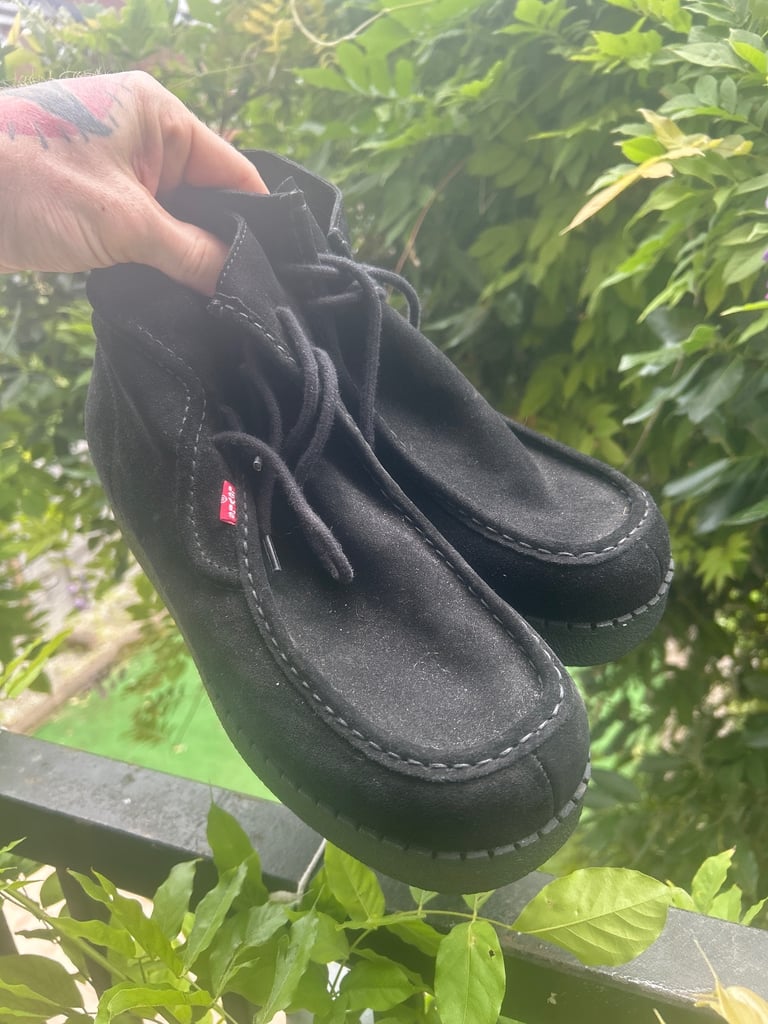 image for Men’s size 10 levi loafers 