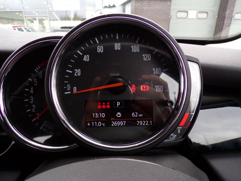 2021 MINI Hatch 5-Door Hatch One Classic HATCHBACK Petrol Automatic