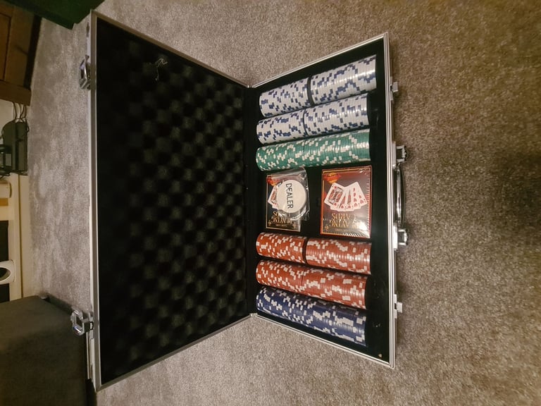 image for 300 piece poker chip set (chips still sealed)