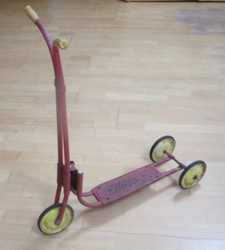 VINTAGE 1950's TRIANG CHILDRENS SCOOTER - COLLECTION ONLY