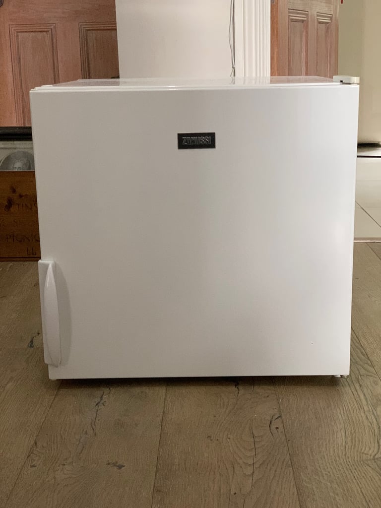 image for ZANUSSI small fridge freezer