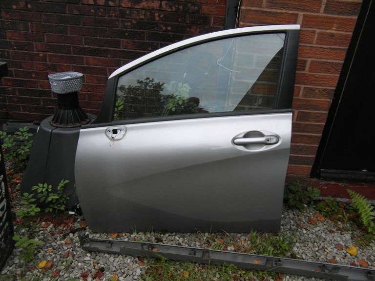 Nissan Note 2014 Doors all 4 available paint code YKO silver