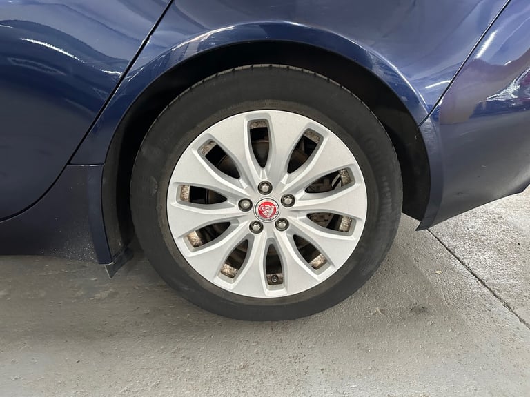 2016 Jaguar XE 2.0d Portfolio Euro 6 (s/s) 4dr SALOON Diesel Manual