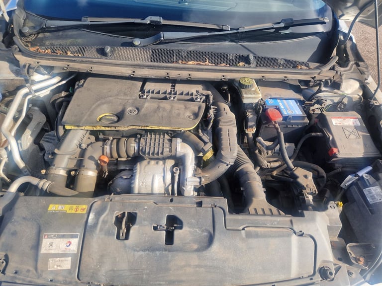 Peugeot, 308, Hatchback, 2015, Manual, 1560 (cc), 5 doors