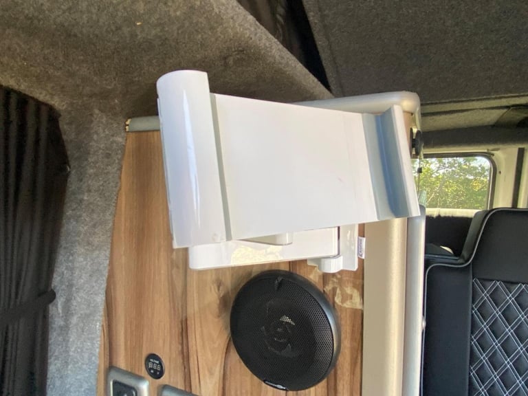 2010 Volkswagen Transporter 5 Belts, 4 Berth Campervan
