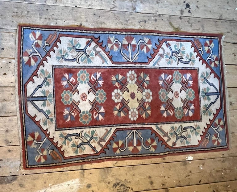 image for Turkish Woolen Rug 32 x 55 inch