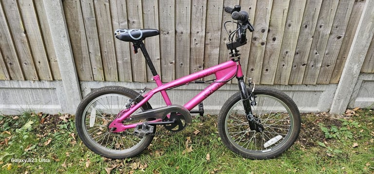Girls BMX Avigo circle 360 degrees 18" wheels