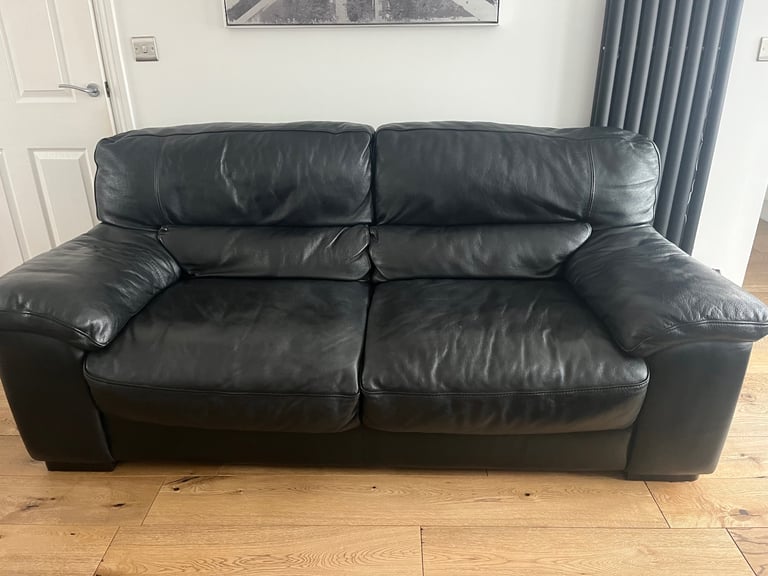 Gorgeous leather sofa 