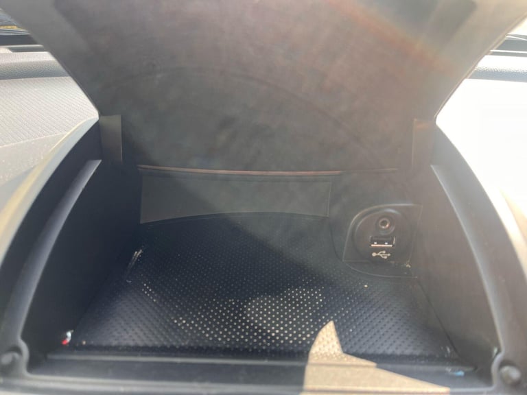 2010 Nissan Note 1.6 16V Tekna Auto Euro 4 5dr MPV Petrol Automatic