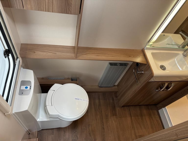 2020 Swift Fairway Platinum 880 8ft Wide, Transverse Island Fix Bed WAS £21,995