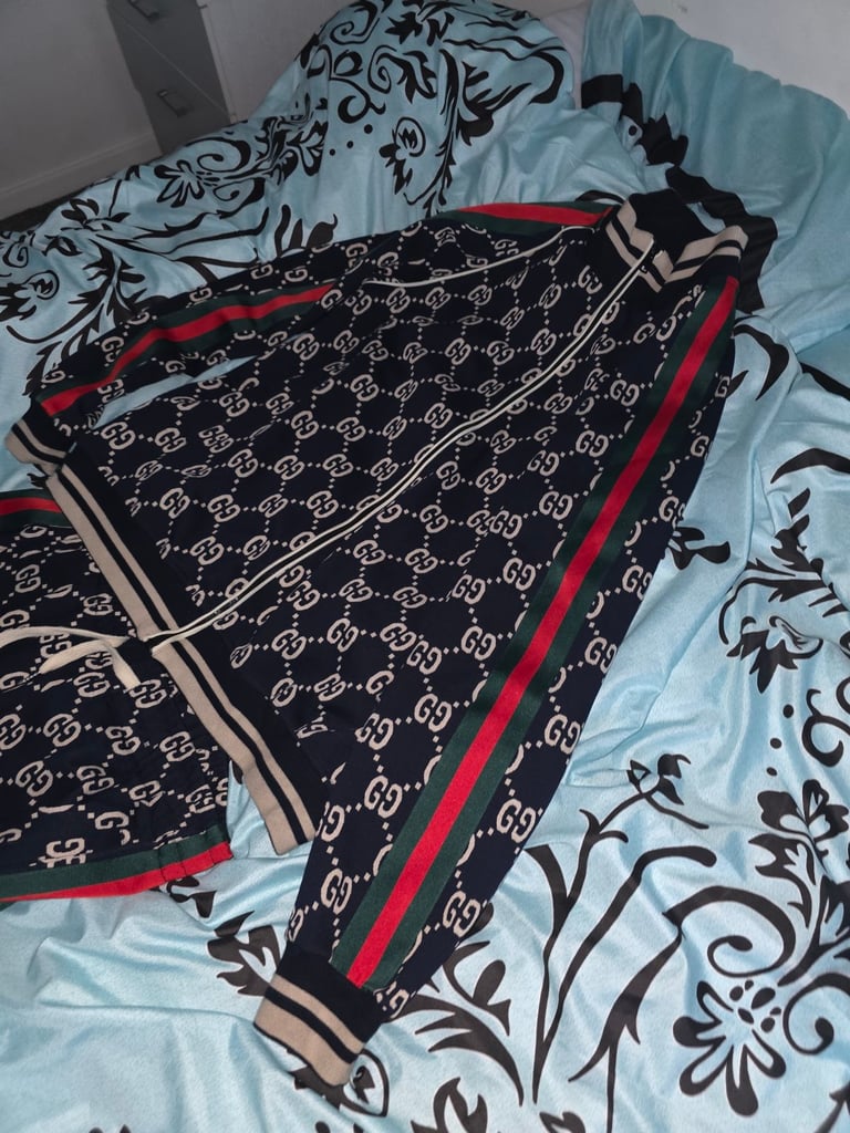 Gucci tracksuit xxl 