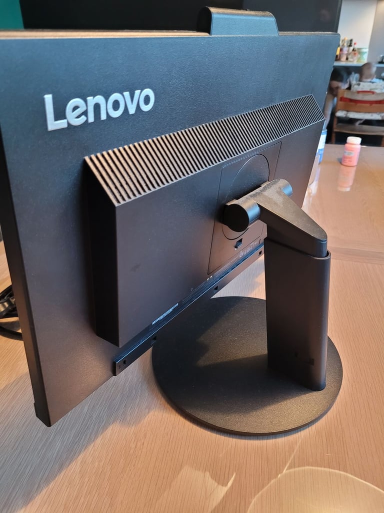 Lenovo ThinkVision Monitor + HDMI & Power Cable – Excellent Condition