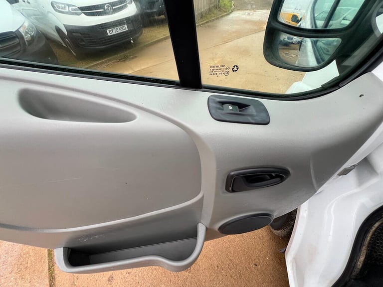 2010 Vauxhall Vivaro 2.0 2700 CDTi Panel Van 4dr Diesel Manual FWD L1 (215 g/km, 113 bhp) Panel V...