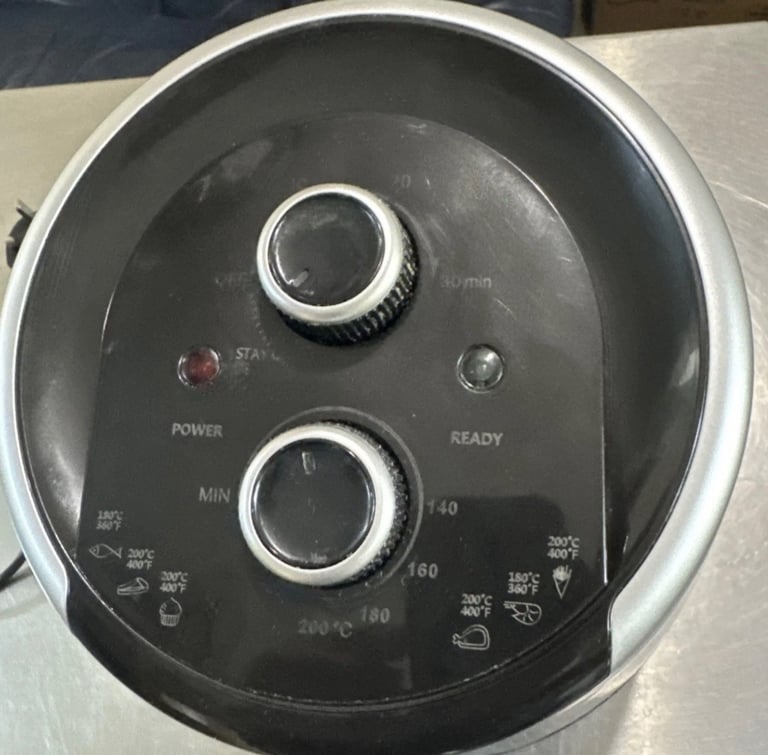 MO Farah Health 2L Compact Air Fryer