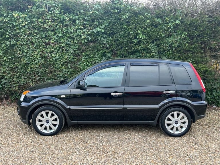 2011 Ford Fusion 1.6 Titanium Hatchback 5dr Petrol Manual (157 g/km, 99 bhp) Hatchback Petrol Manual