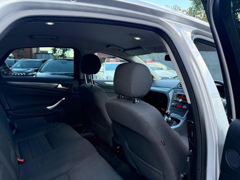  Ford Mondeo 1.8 TDCi Titanium + Euro 4 5dr Diesel Manual