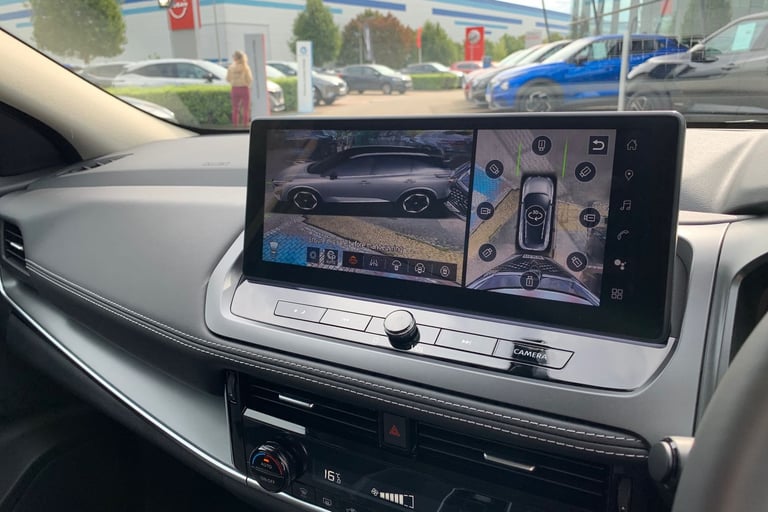 2025 Nissan Qashqai 1.5 E-Power N-Connecta [Glass Roof] 5dr Auto Hatchback Hybrid Automatic