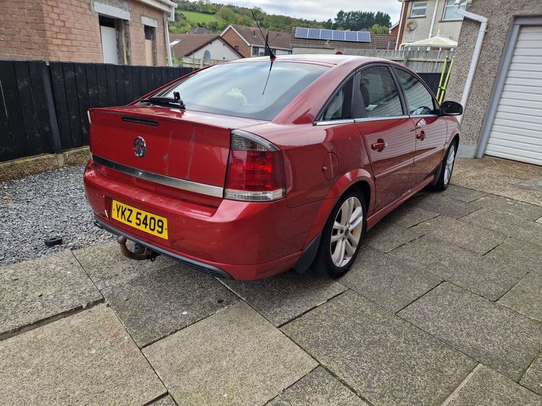 Vauxhall, VECTRA, Hatchback, 2008, Manual, 1910 (cc), 5 doors