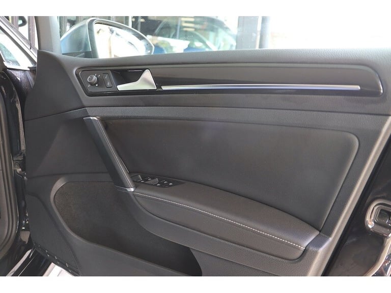 2019 Volkswagen Golf 2.0 TSI R Estate 5dr Petrol DSG 4Motion Euro 6 (s/s) (300 ps) Estate Petrol ...