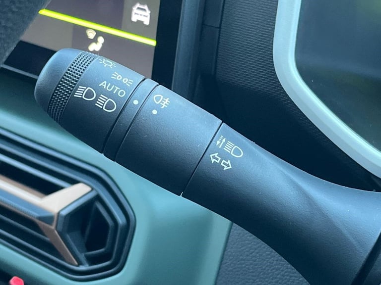  Dacia Spring 65 26.8kwh Extreme Hatchback 5dr Electric Auto 65 ps Electric