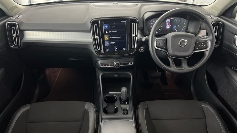2020 Volvo XC40 T3 Momentum Automatic Estate Petrol Automatic