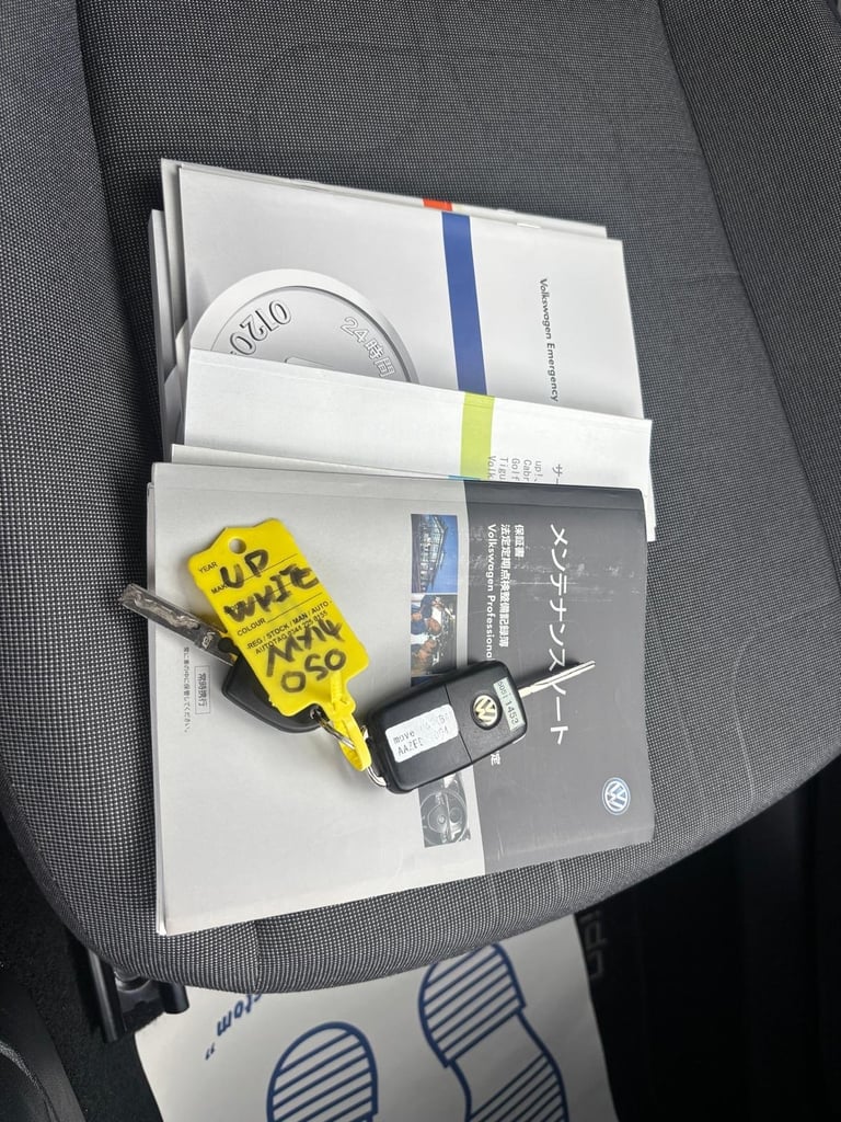 VOLKSWAGEN UP 1.0 Move up! 2014